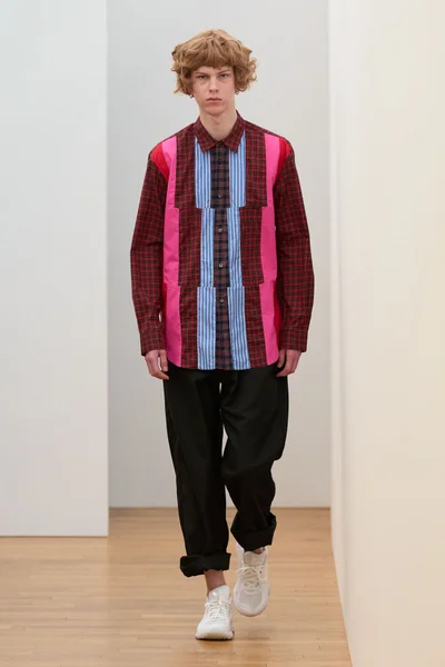 Look 18
